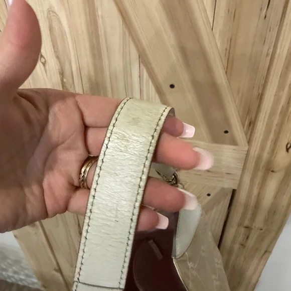 Dooney & Bourke monogram canvas shoulder handbag - Picture 6 of 7